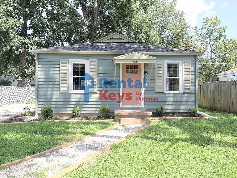 2208 Margybeth Ave — Photo 1