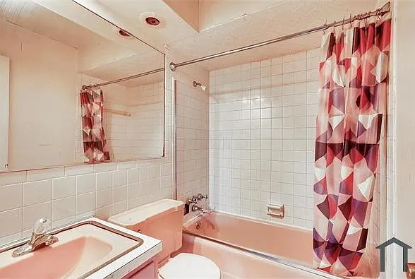 1668 Carstare Dr — Photo 3