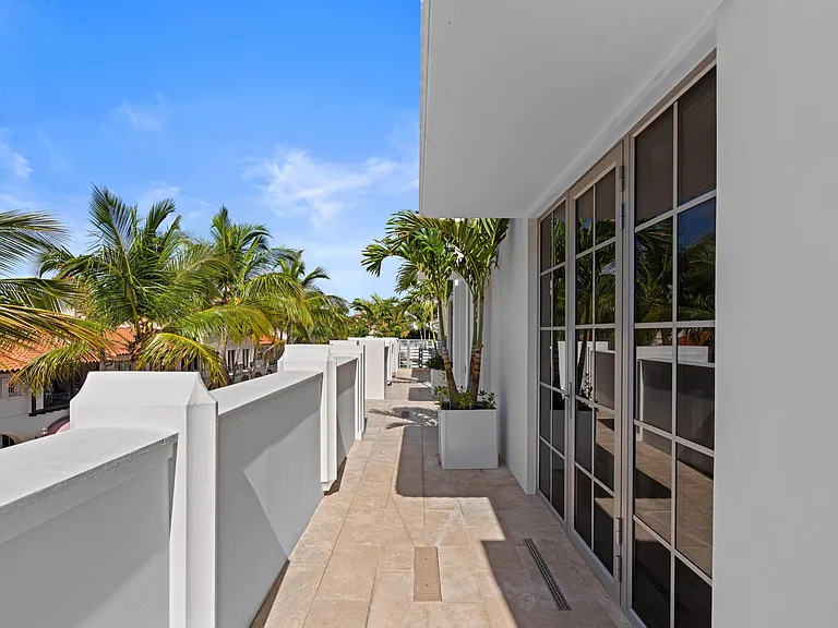 247 Worth Ave #PENTHOUSE — Photo 45