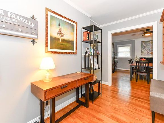 4th image of 2917 Northampton Dr