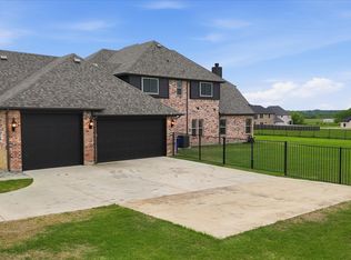 1053 Hickory Ln, Howe, TX 75459