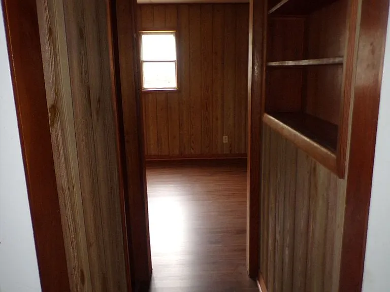 311 E Nevada St — Photo 17