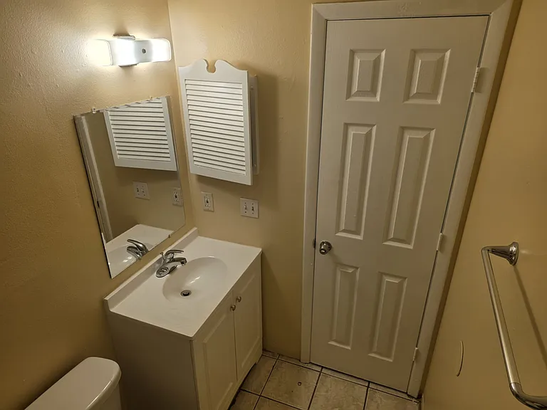 3421 Whittier St #B — Photo 11