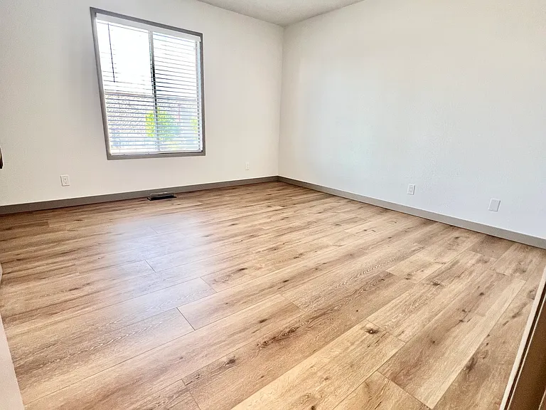 122-126 I St SW #122 — Photo 22