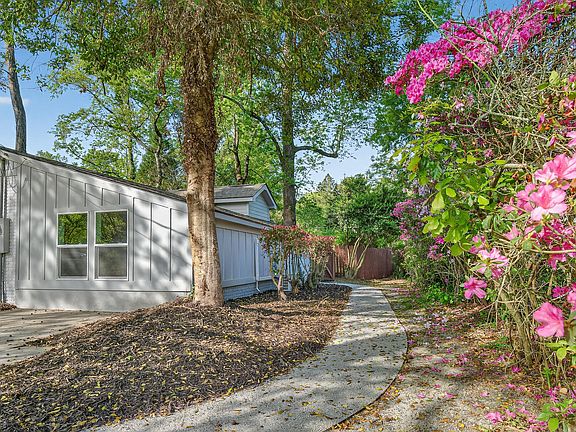 5th image of 314 Ashley Dr