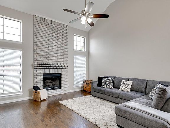 5th image of 1906 Pinecrest Dr