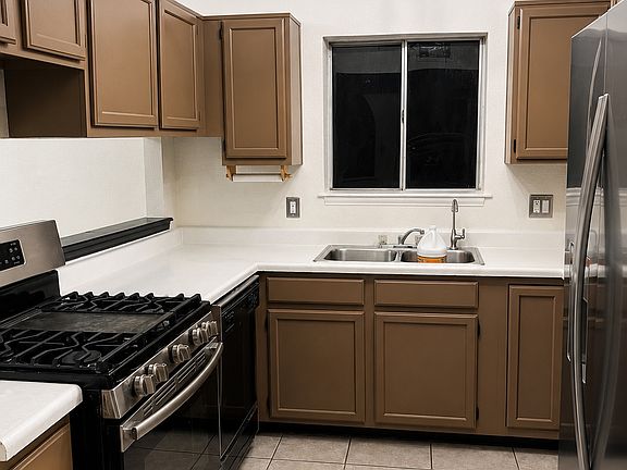 5th image of 10918 Yogi Berra Cir