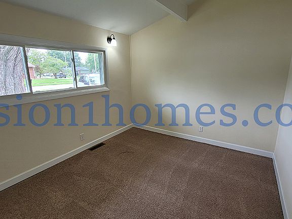 4th image of 1605 Karen St