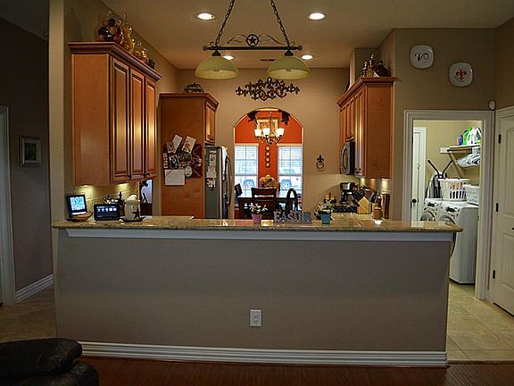 5th image of 610 Township Dr