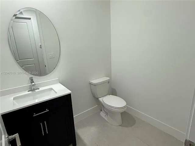 5 bed, 4.5 bath, $7,300 — Photo 2