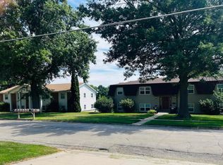 500 & 502 N Johnson St, Parkersburg, IA 50665