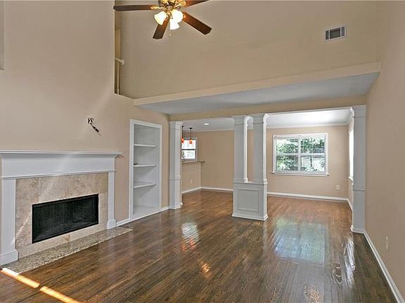 3rd image of 2678 Piedmont Oak Dr