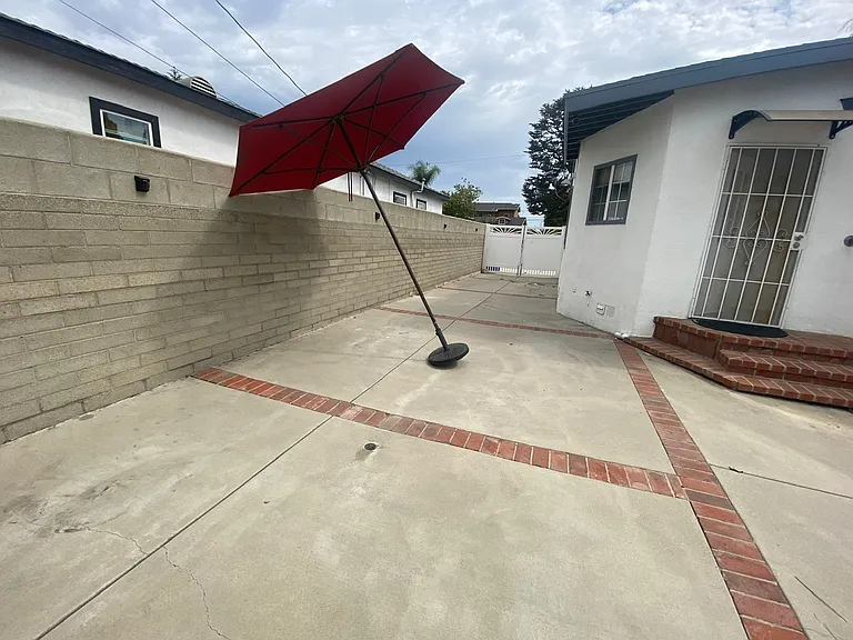 2363 Bloomdale St — Photo 34