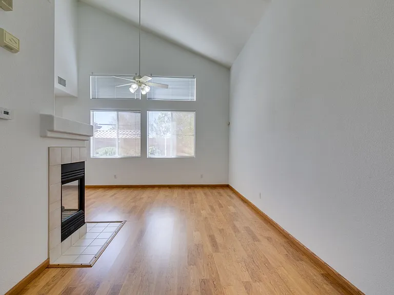 2760 Saigon Dr — Photo 42