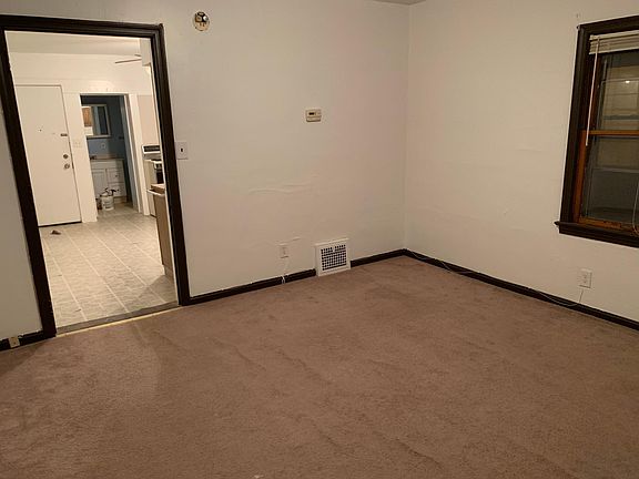 4th image of 1951 E 123rd St APT 4