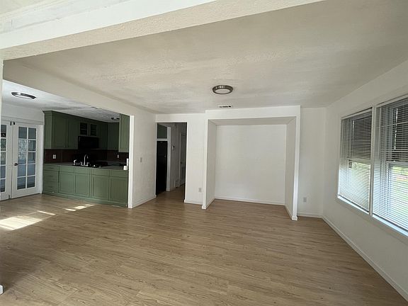 3rd image of 3034 Imperial St