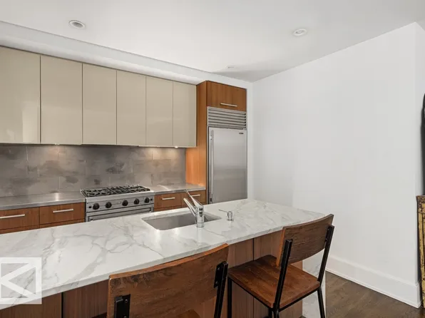 260 Park Avenue South image 5 of 10