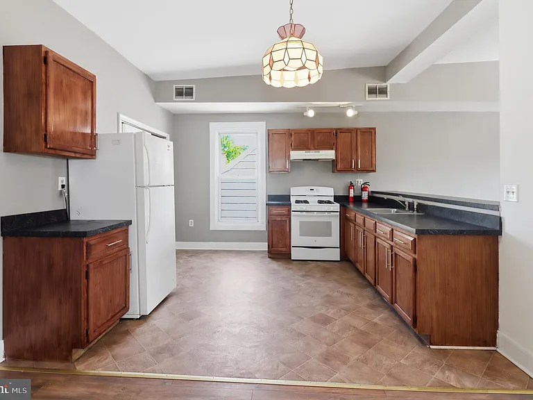 24369 W Main St #D — Photo 9
