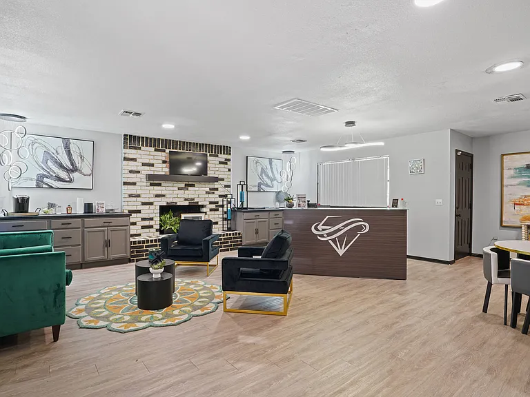 Diamond Crest Townhomes — Photo 18