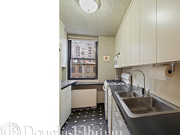 5th image of 420 E 51st St APT 4D