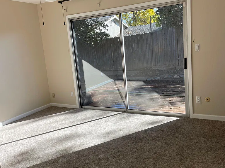 8820 Garden Glen Way — Photo 10