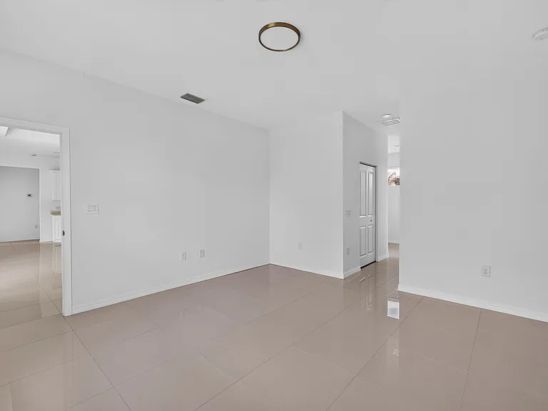 3700 12th St W — Photo 11