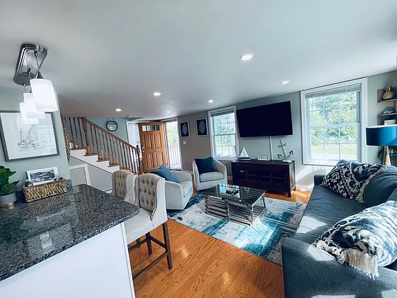 5th image of 25 Government St APT C