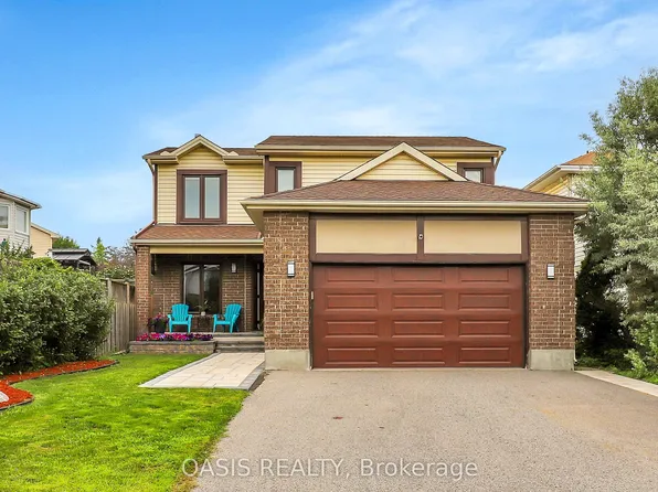 5 Thornhedge Ct, Ottawa, ON K1T 3E3