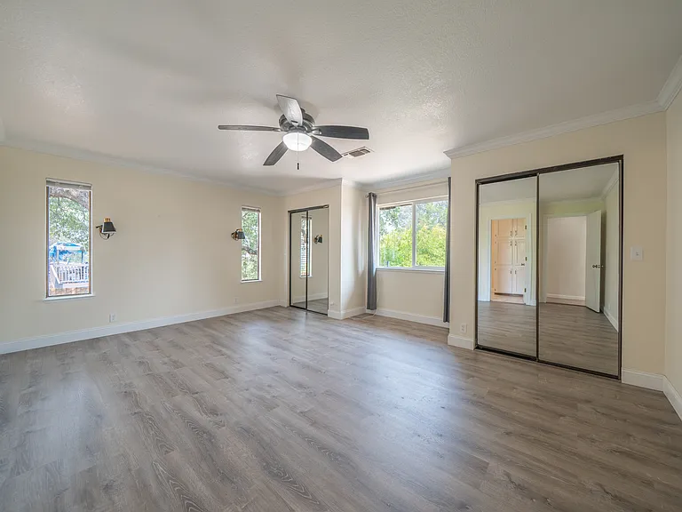 2535 Ruby Ct — Photo 8