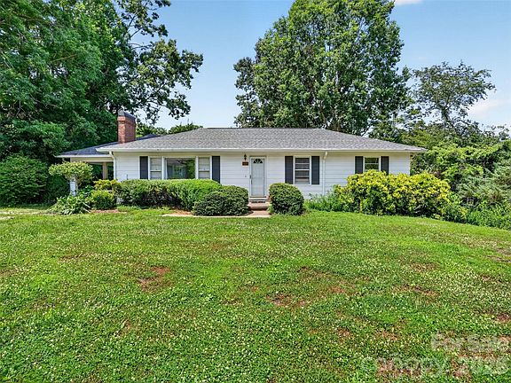 2nd image of 3112 Wesley Way