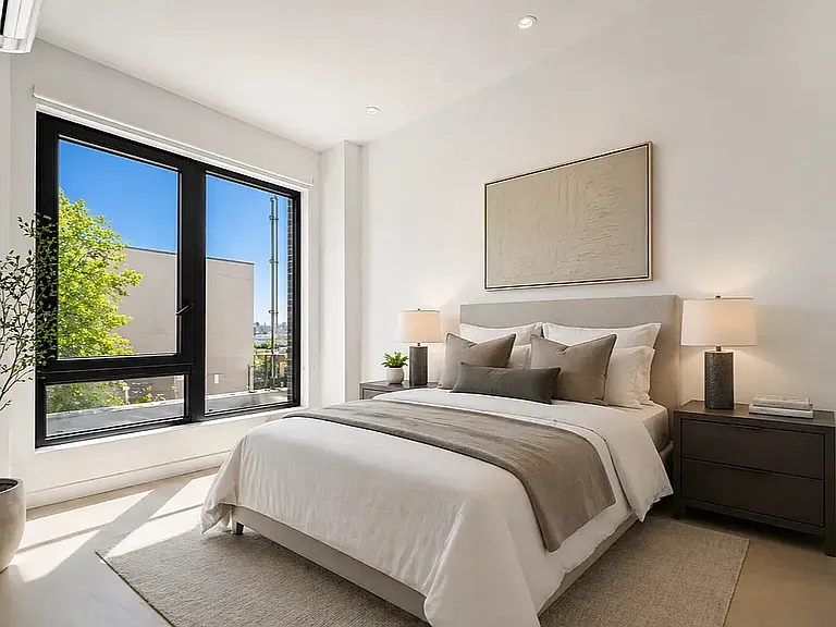 2363 Bedford Ave #439 — Photo 4