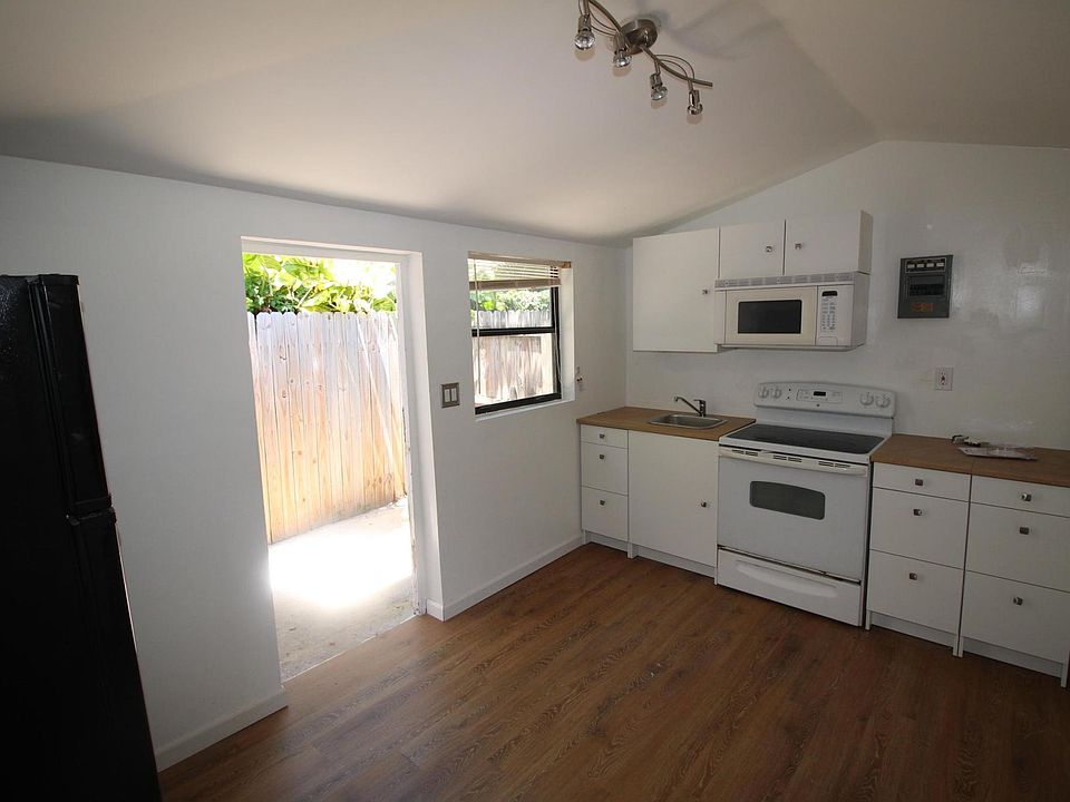 1st image of 6101 Webster Ave #2