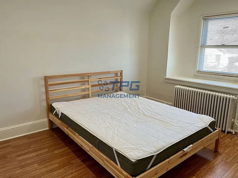 14 E 42nd St #3 — Photo 10