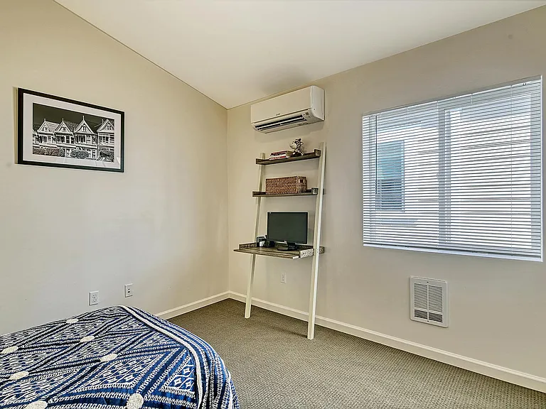 5428 Delridge Way SW #F — Photo 14