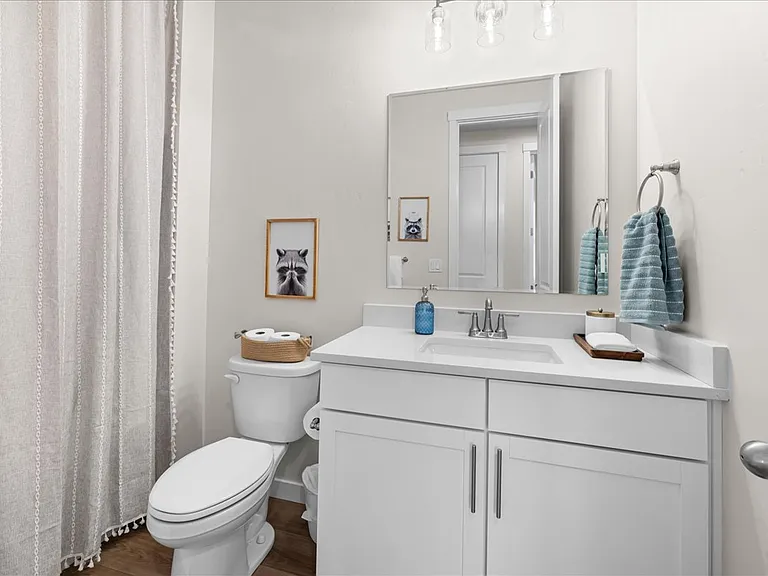 Guest Bathroom