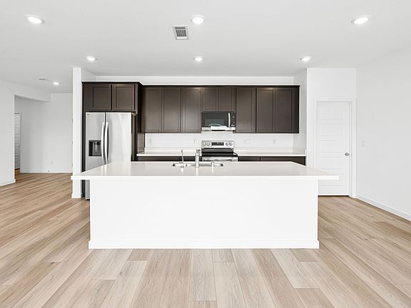 7 web or mls Lennar 307 Sam Way 07