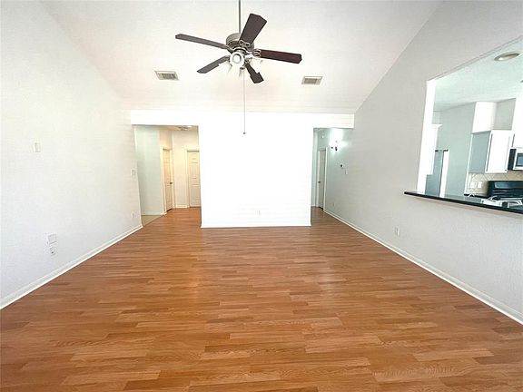 4th image of 13104 Ferry Cove Ln