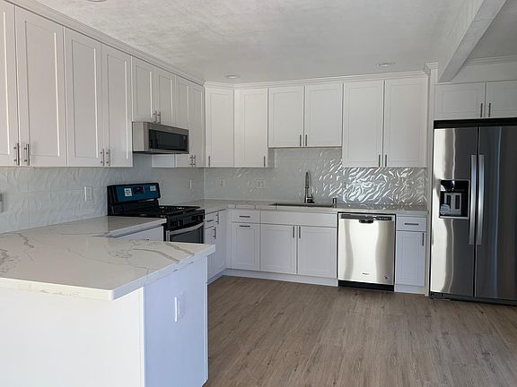2nd image of 2432 McGarvey Ave