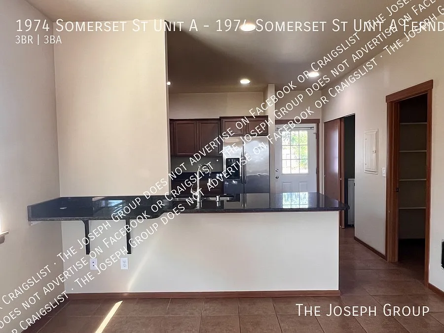 Sweet & Sunny 3-Bedroom Home in Ferndale — Photo 3