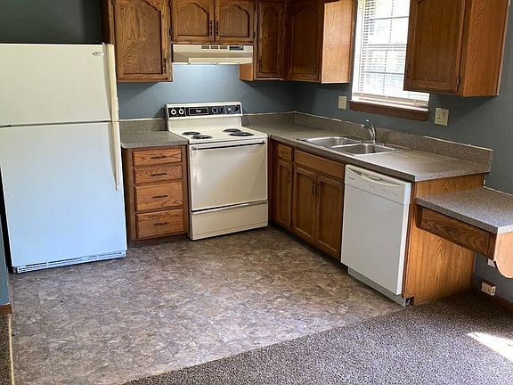 5th image of 411 NE Churchill St #10263119