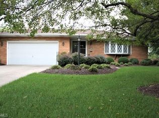 9729 Vista Dr, North Royalton, OH 44133