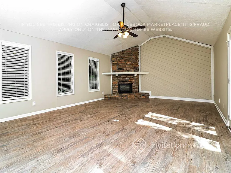 3895 Rock Mill Pkwy — Photo 6