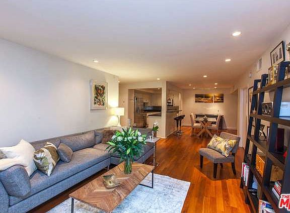 3rd image of 1242 S Barrington Ave APT 203