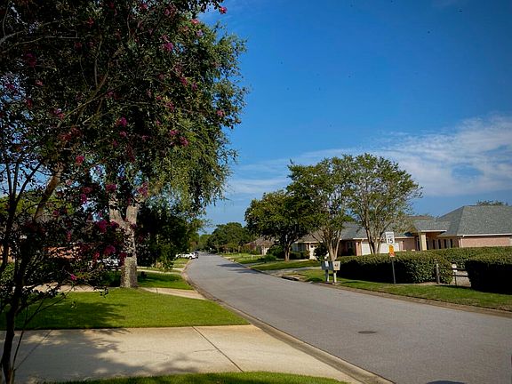 3rd image of 4066 Oak Pointe Dr
