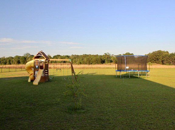 3rd image of 5718 Meadow Wood Dr