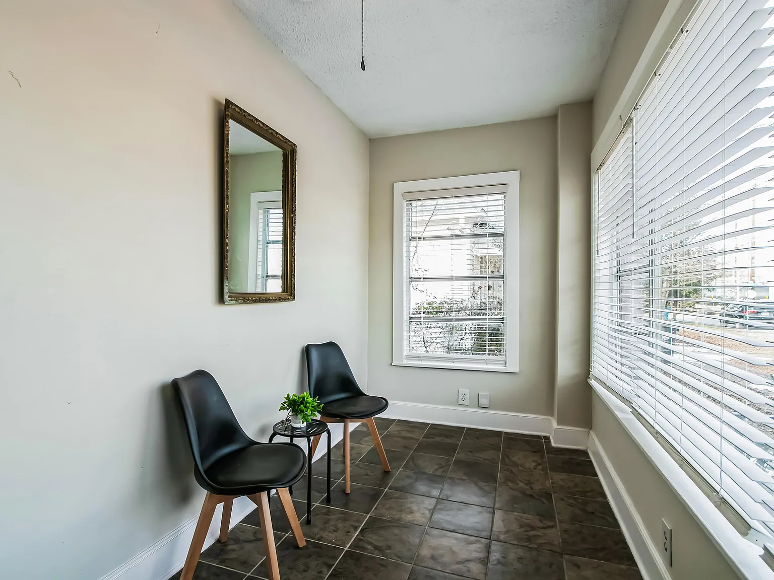 4 bed, 3.0 bath, 3015 sqft, $854 — Photo 4
