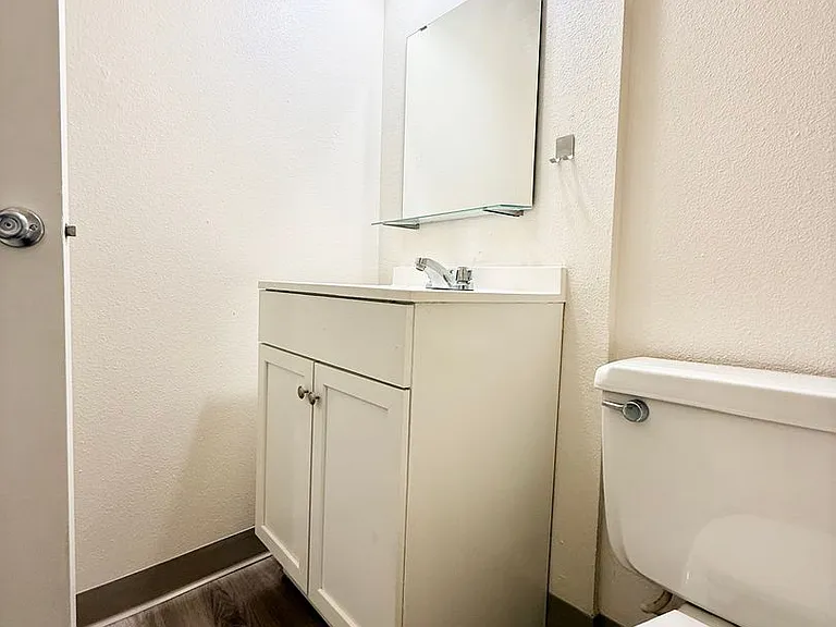 Sunnyside Village Apartments — Photo 8
