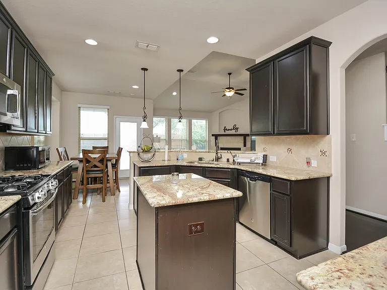 17510 Woodfalls Ln — Photo 8