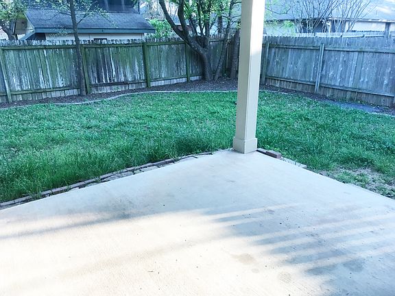 5th image of 2006 Oakview Dr