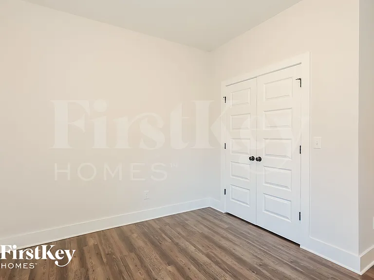 1414 Woodridge Pl — Photo 9